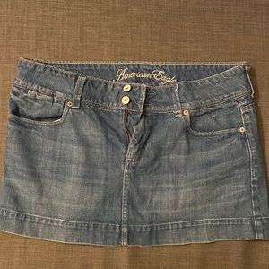 Women’s 12 American Eagle denim mini skirt